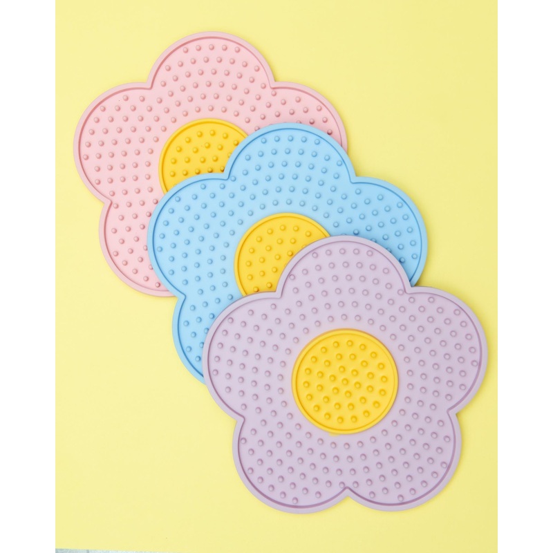 Coming Up Daisies Suction Cup Lick Mat
