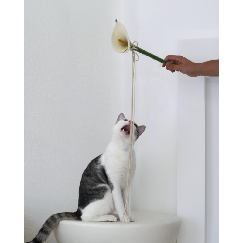 Calla Lily Flora Wand Cat Toy (17 inch)