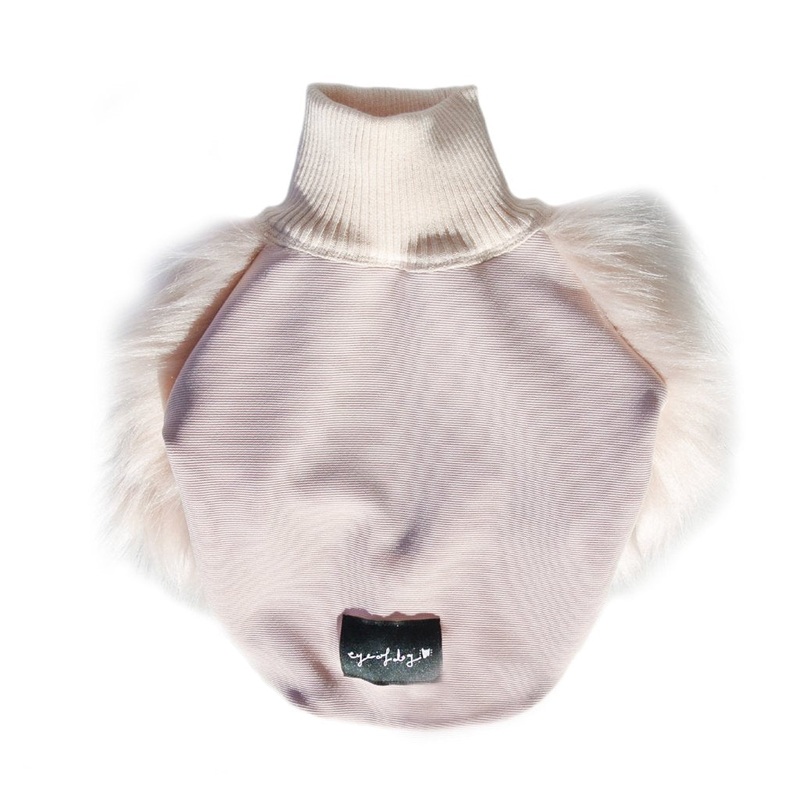 EYE OF DOG | Milk Faux Fur Top