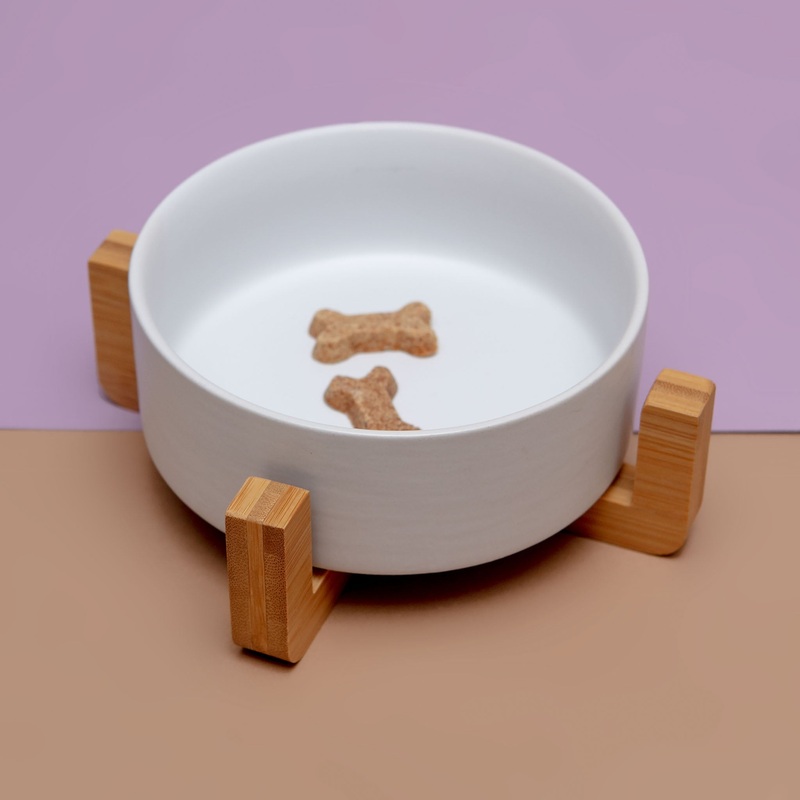 Bowl + Stand in Eggshell and Bamboo (Single)