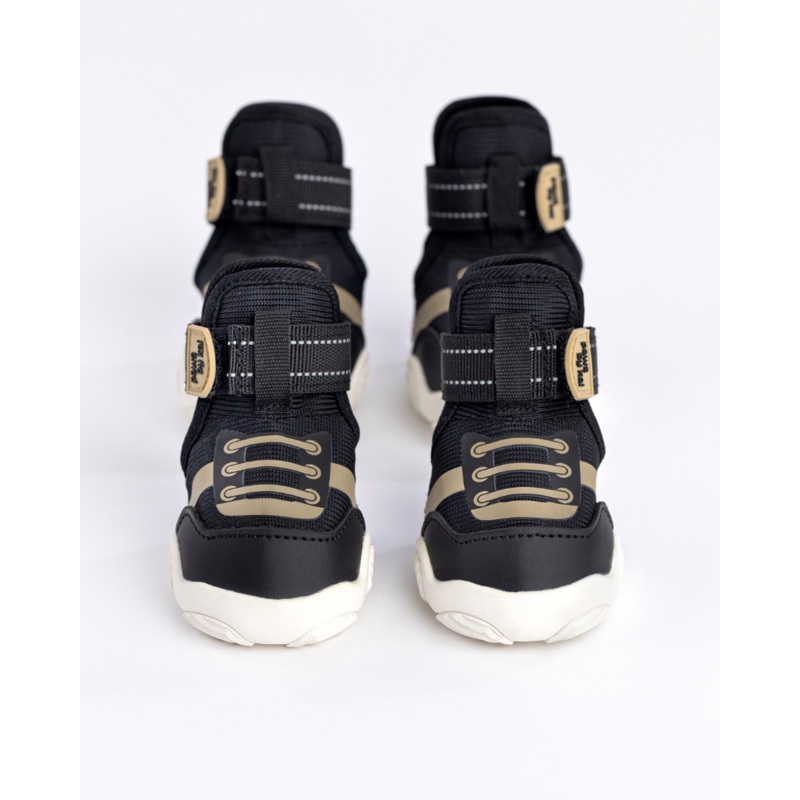 The Kai – Protective Footwear for Dogs in Black or Pink