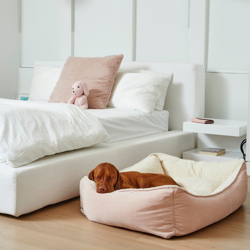 Scoop Bed in Blush & Ivory Sheepskin (Direct-Ship)