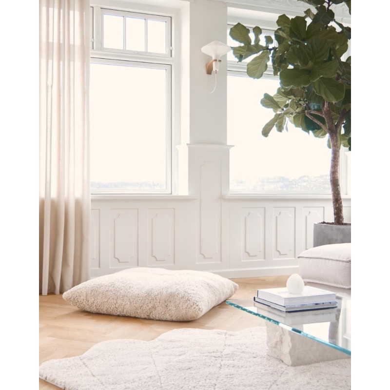 Double-Sided Shortwool Sheepskin Cushion Dog Bed in Pearl (35 x 35)