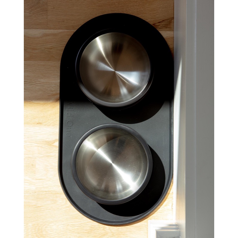 Curved Silicone Placement in Black